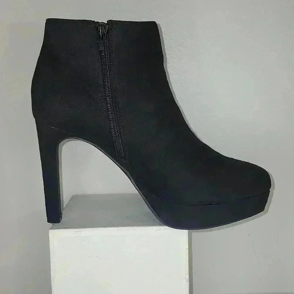 BCBGeneracion Jeanne booties size 8.5 nwob - Picture 2 of 7